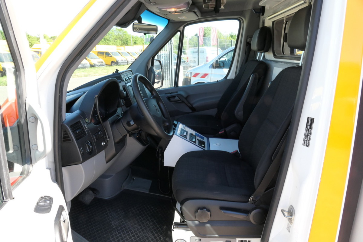 Ambulance MERCEDES-BENZ Sprinter 519 CDI Klima Krankenwagen: photos 11