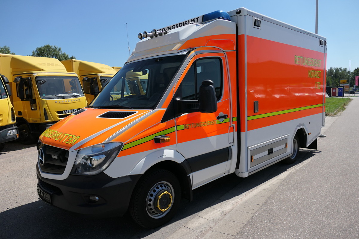 MERCEDES-BENZ Sprinter 519 CDI Klima Krankenwagen - Ambulance: photos 2 MERCEDES-BENZ Sprinter 519 CDI Klima Krankenwagen - Ambulance: photos 2