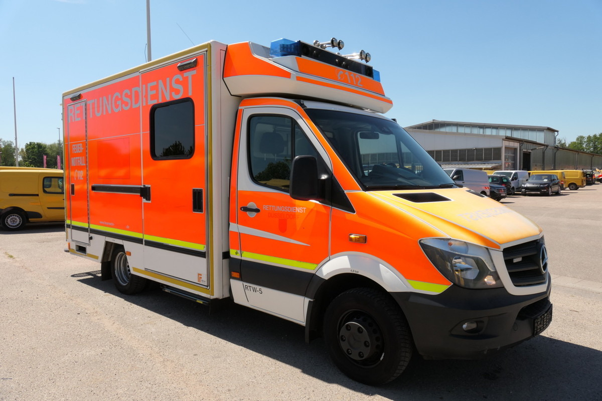 MERCEDES-BENZ Sprinter 519 CDI Klima Krankenwagen - Ambulance: photos 2 MERCEDES-BENZ Sprinter 519 CDI Klima Krankenwagen - Ambulance: photos 2