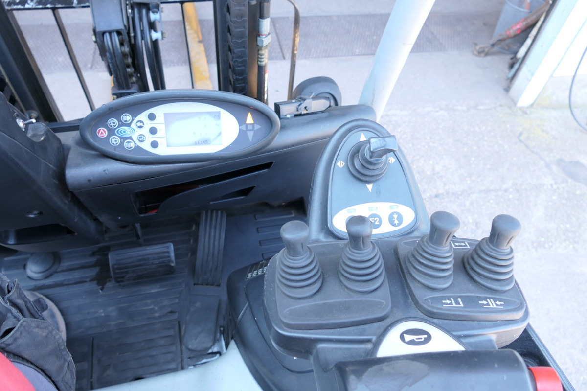 STILL RX 20-18P/H 4-RAD Batterie 33/2017 - Chariot embarqué: photos 5 STILL RX 20-18P/H 4-RAD Batterie 33/2017 - Chariot embarqué: photos 5