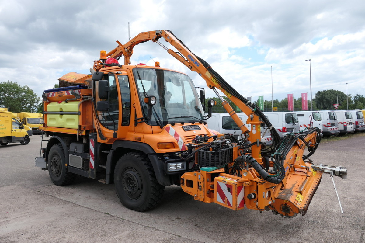 UNIMOG U400 405/12 - Camion benne: photos 3 UNIMOG U400 405/12 - Camion benne: photos 3