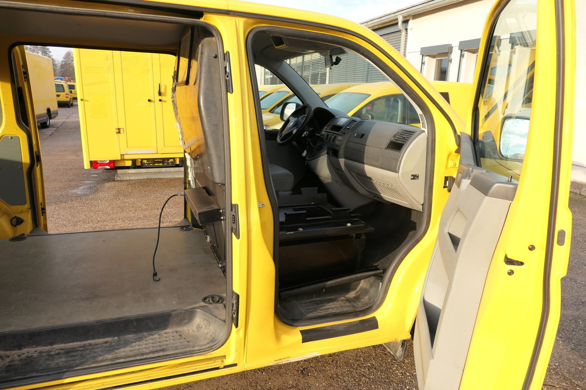 Photo d'intérieur 1: Fourgonnette VW T5 Transporter 2.0 TDI PARKTRONIK EURO-5 2xSCHIE