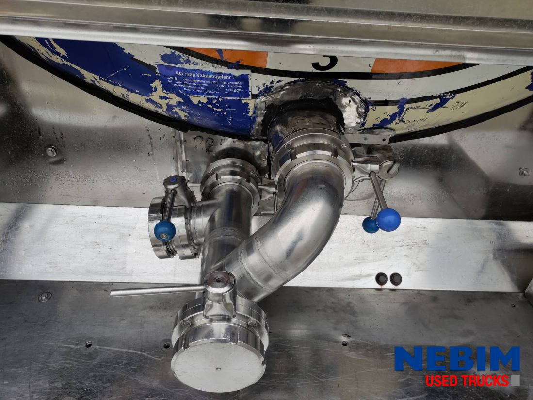 Feldbinder TSA 33.3-3 - 3 comp. 8.000 / 22.500 / 3.000 Ltr. - Semi-remorque citerne: photos 4 Feldbinder TSA 33.3-3 - 3 comp. 8.000 / 22.500 / 3.000 Ltr. - Semi-remorque citerne: photos 4