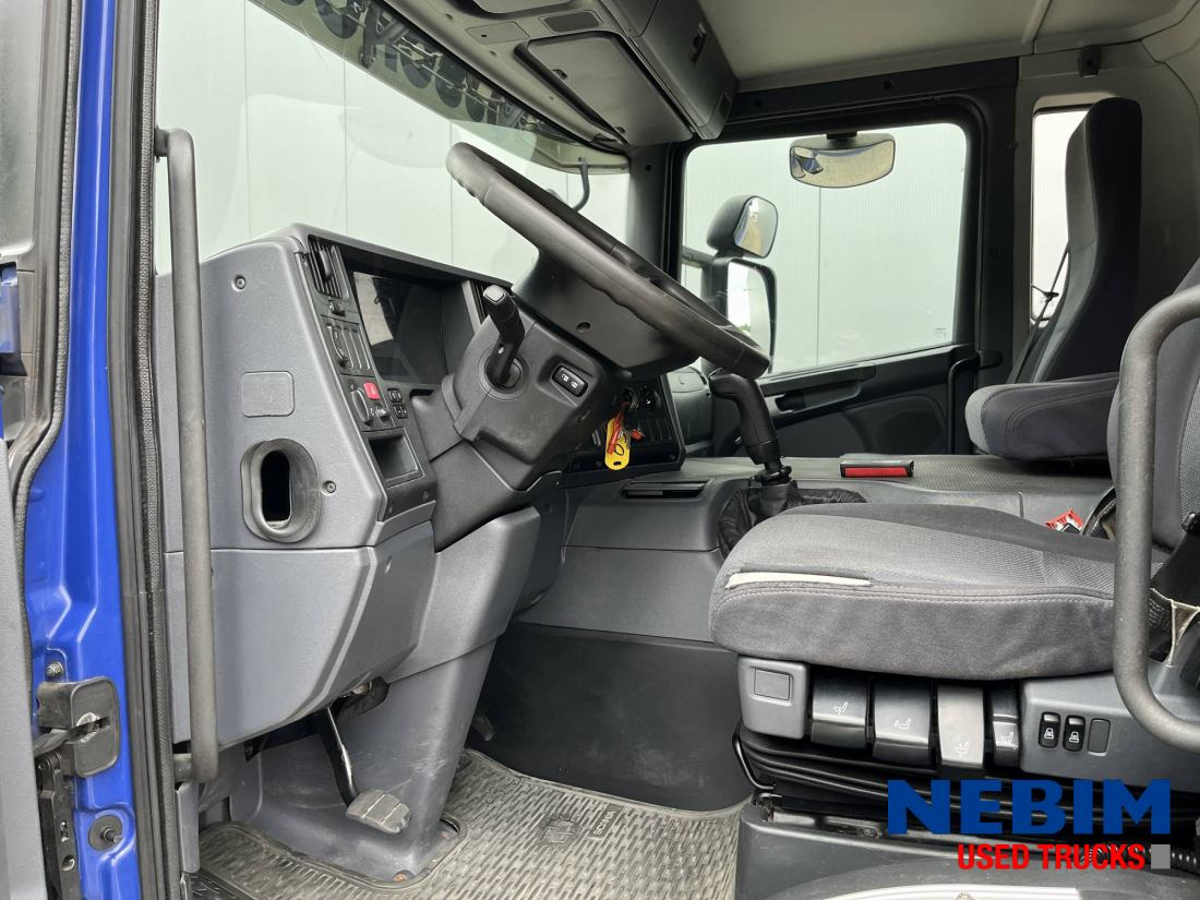 Scania P270 343.938km - 3 front seats - Camion fourgon: photos 3 Scania P270 343.938km - 3 front seats - Camion fourgon: photos 3