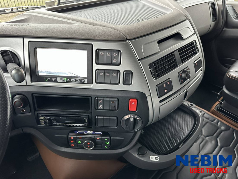 DAF XF480 4x2 - 622.678km - leather interior - Parking airco - Tracteur routier: photos 4 DAF XF480 4x2 - 622.678km - leather interior - Parking airco - Tracteur routier: photos 4