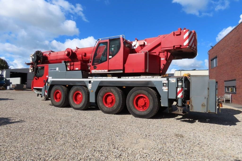 Liebherr LTM 1070-4.2 - Grue tout-terrain: photos 4 Liebherr LTM 1070-4.2 - Grue tout-terrain: photos 4