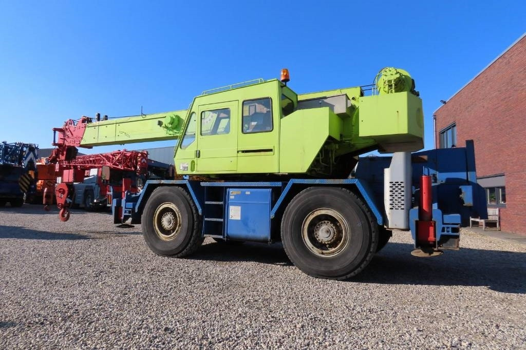 Tadano TR 250 E - Grue mobile: photos 4 Tadano TR 250 E - Grue mobile: photos 4