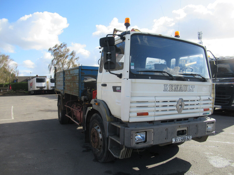 Renault G300 - Camion plateau, Camion grue: photos 2 Renault G300 - Camion plateau, Camion grue: photos 2
