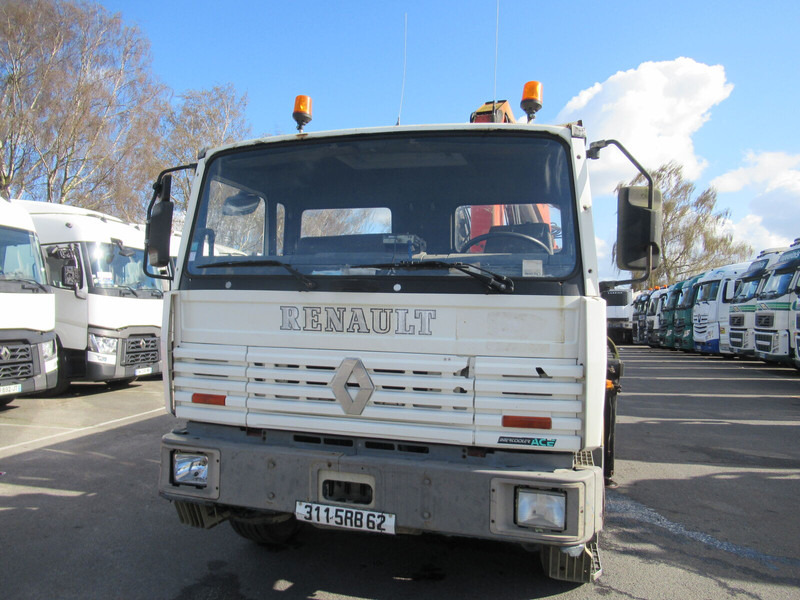 Renault G300 - Camion plateau, Camion grue: photos 3 Renault G300 - Camion plateau, Camion grue: photos 3