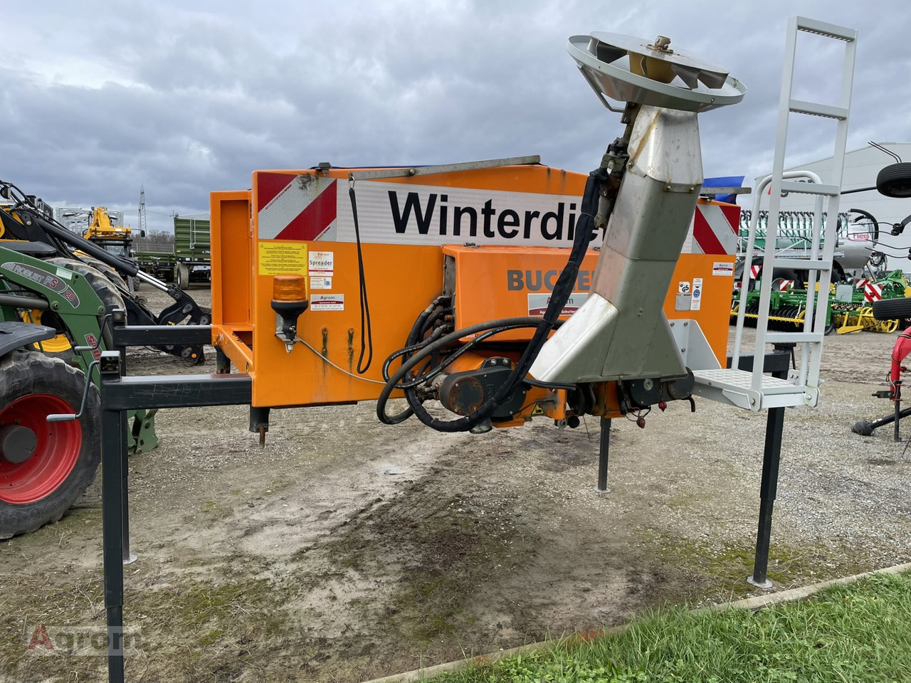 Gmeiner YETI TRAC 2000W - Epandeur de sable: photos 1 Gmeiner YETI TRAC 2000W - Epandeur de sable: photos 1