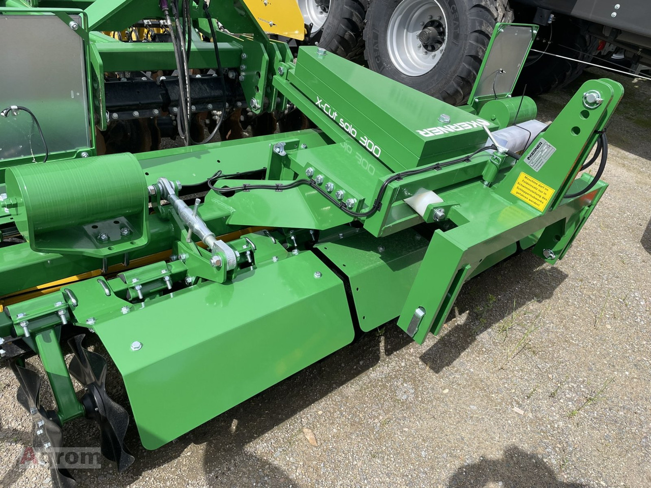 Kerner X-Cut Solo 300 - Cover crop: photos 2 Kerner X-Cut Solo 300 - Cover crop: photos 2