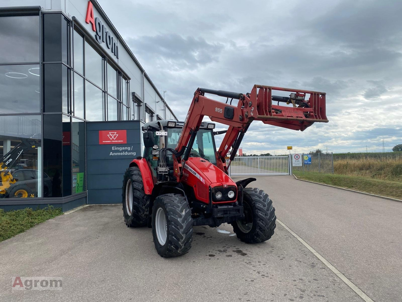 Massey Ferguson 5445 Dyna4 - Tracteur agricole: photos 3 Massey Ferguson 5445 Dyna4 - Tracteur agricole: photos 3