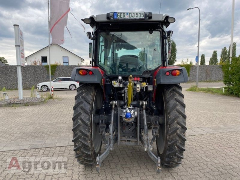 Massey Ferguson 5711 - Tracteur agricole: photos 4 Massey Ferguson 5711 - Tracteur agricole: photos 4
