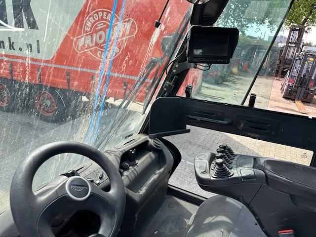 LINDE H80D-03/900 CABIN NO FORK CARIDGE NO FORKS - Chariot élévateur diesel: photos 3 LINDE H80D-03/900 CABIN NO FORK CARIDGE NO FORKS - Chariot élévateur diesel: photos 3