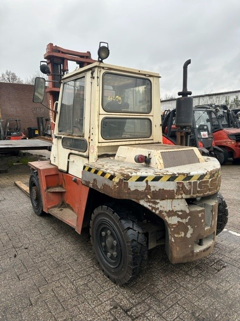 Nissan DF-05-A-60-U - Chariot élévateur diesel: photos 5 Nissan DF-05-A-60-U - Chariot élévateur diesel: photos 5