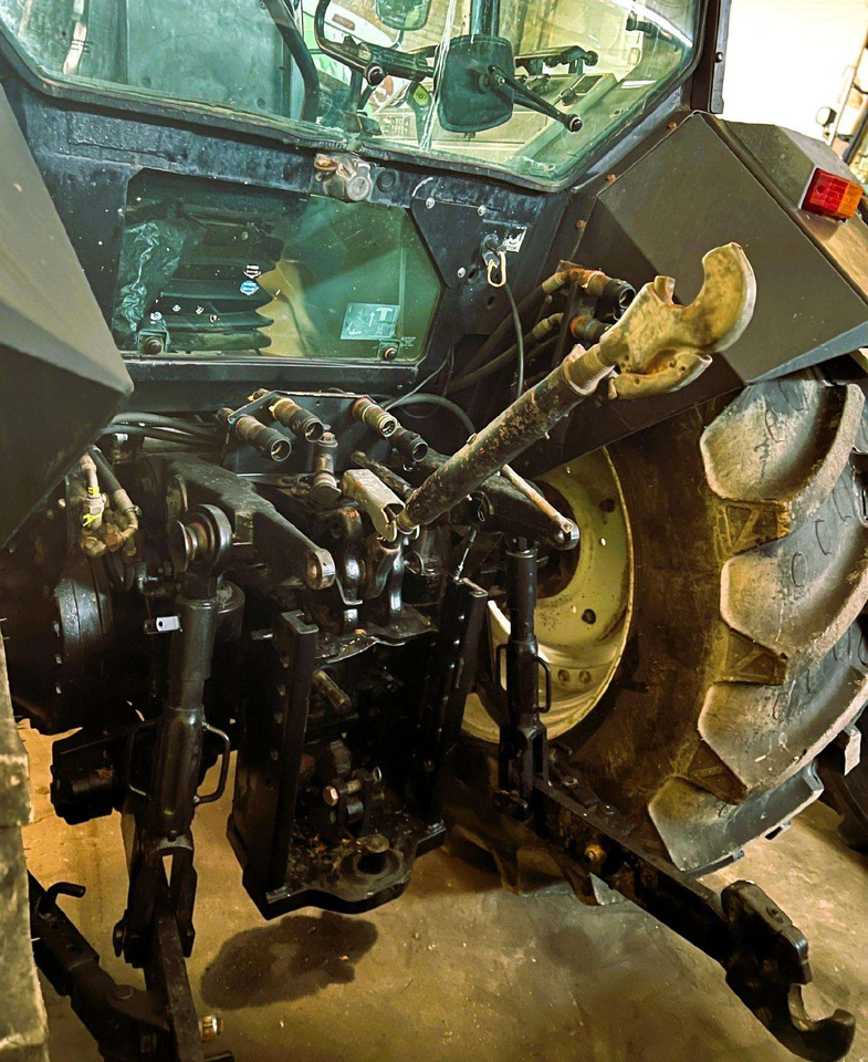 Valtra 8450 Mega - Tracteur agricole: photos 5 Valtra 8450 Mega - Tracteur agricole: photos 5