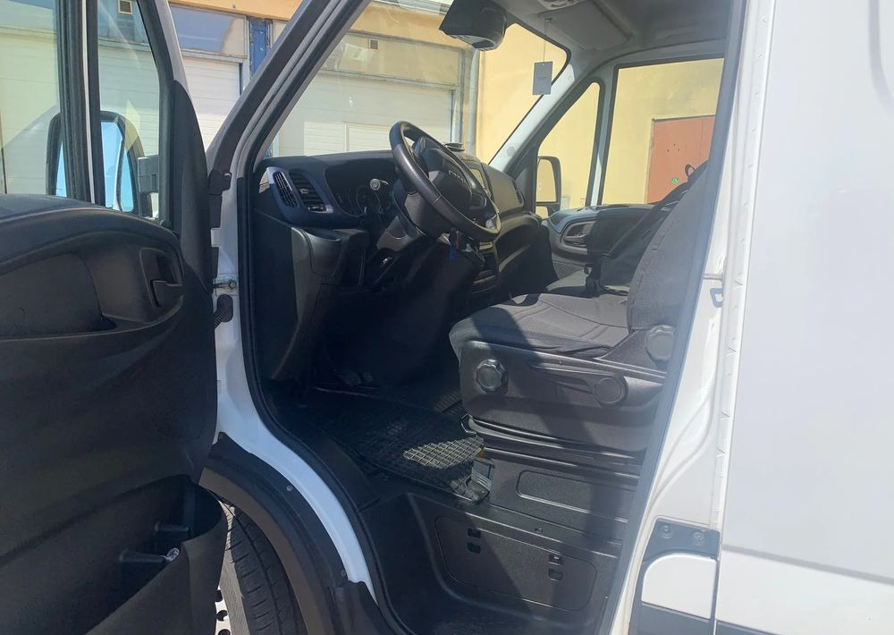 Iveco DAILY - Fourgon utilitaire: photos 5 Iveco DAILY - Fourgon utilitaire: photos 5