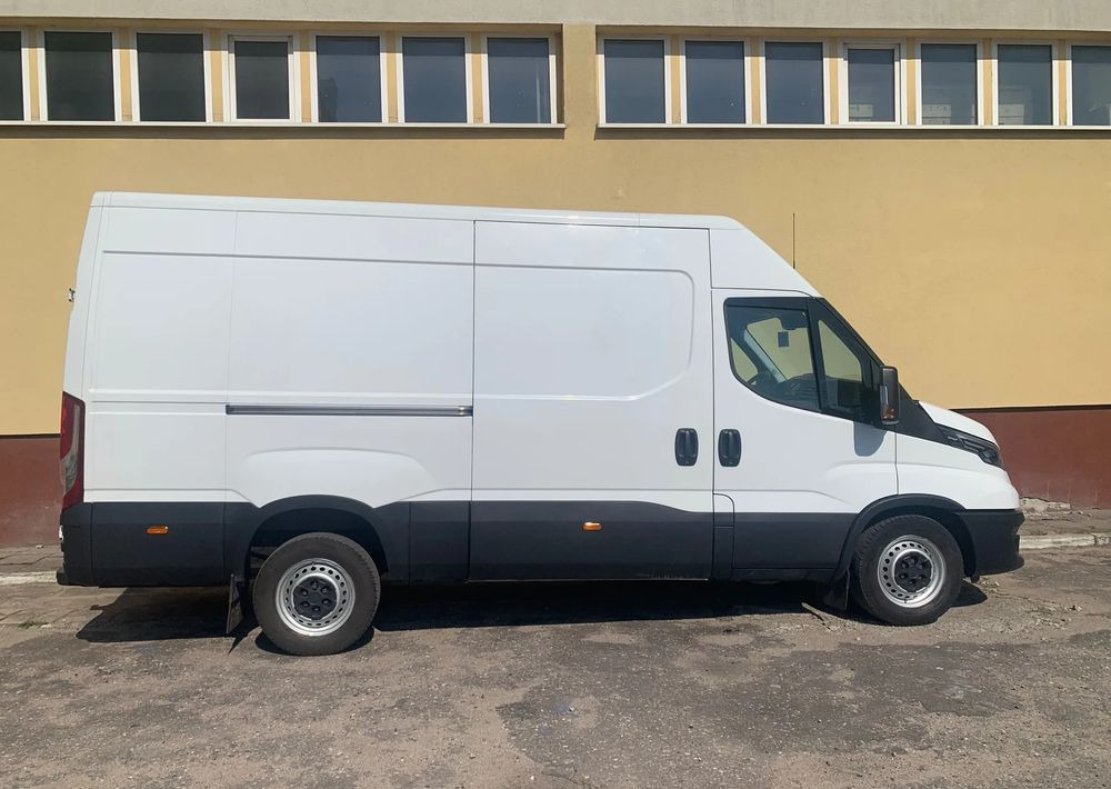 Iveco DAILY - Fourgon utilitaire: photos 4 Iveco DAILY - Fourgon utilitaire: photos 4
