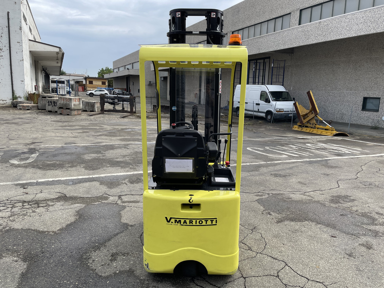 Mariotti ME 8C (300 ore lavoro) - Chariot élévateur électrique: photos 3 Mariotti ME 8C (300 ore lavoro) - Chariot élévateur électrique: photos 3