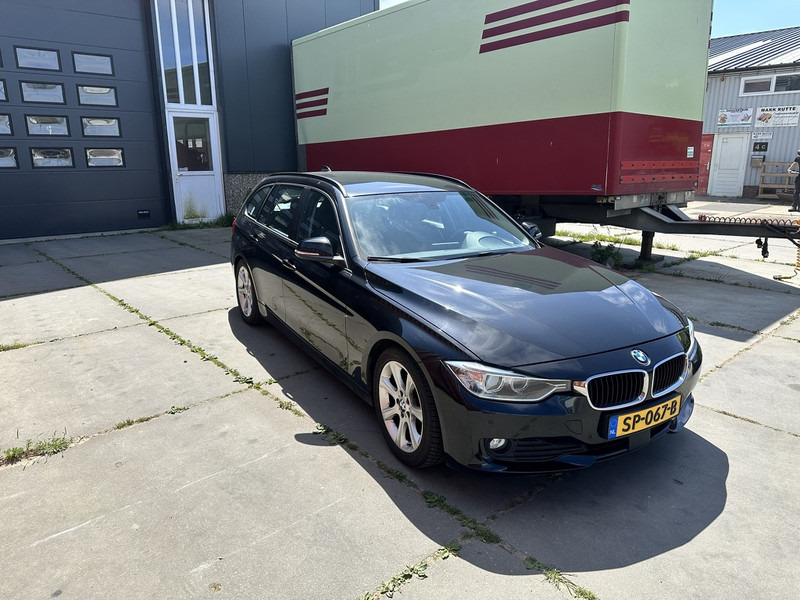 BMW 3 Serie 320d touring - Voiture: photos 2 BMW 3 Serie 320d touring - Voiture: photos 2
