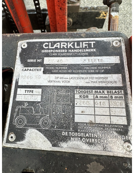 Clark DCY 40 - Chariot élévateur diesel: photos 5 Clark DCY 40 - Chariot élévateur diesel: photos 5