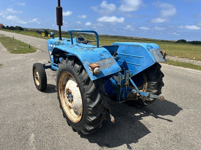Ford 2000 - Tracteur agricole: photos 5 Ford 2000 - Tracteur agricole: photos 5