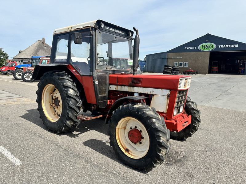 International 845 - Tracteur agricole: photos 4 International 845 - Tracteur agricole: photos 4
