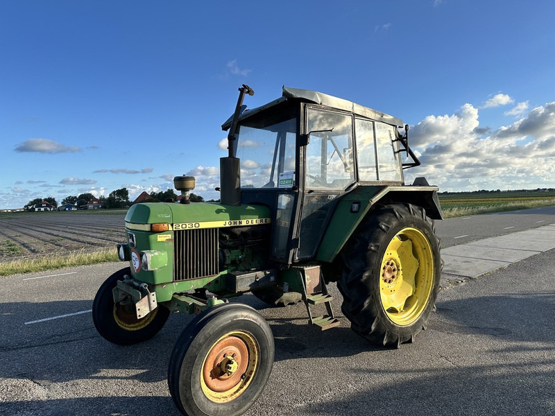 John Deere 2030 - Tracteur agricole: photos 1 John Deere 2030 - Tracteur agricole: photos 1
