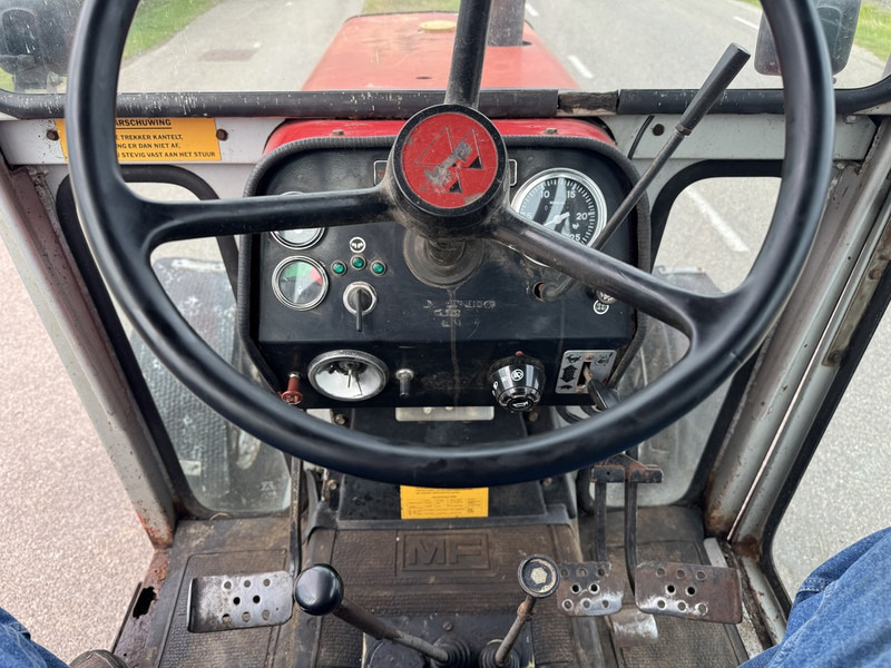 Massey Ferguson 590 - Tracteur agricole: photos 5 Massey Ferguson 590 - Tracteur agricole: photos 5