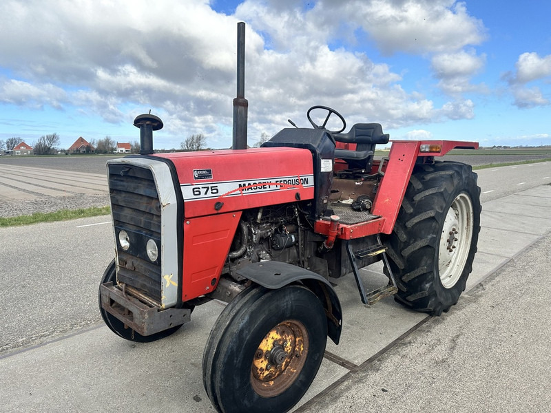 Massey Ferguson 675 - Tracteur agricole: photos 1 Massey Ferguson 675 - Tracteur agricole: photos 1