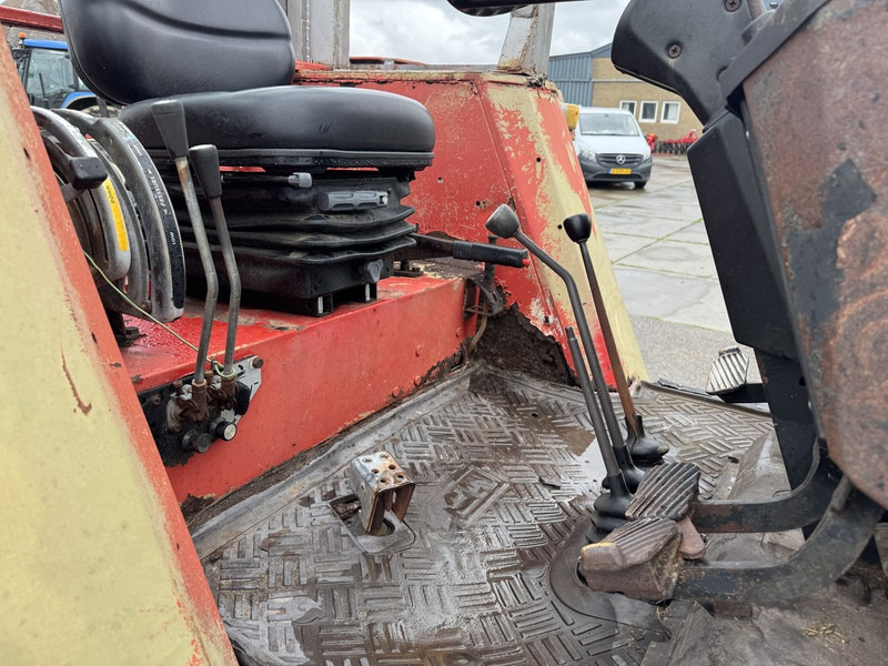 Massey Ferguson 675 - Tracteur agricole: photos 5 Massey Ferguson 675 - Tracteur agricole: photos 5