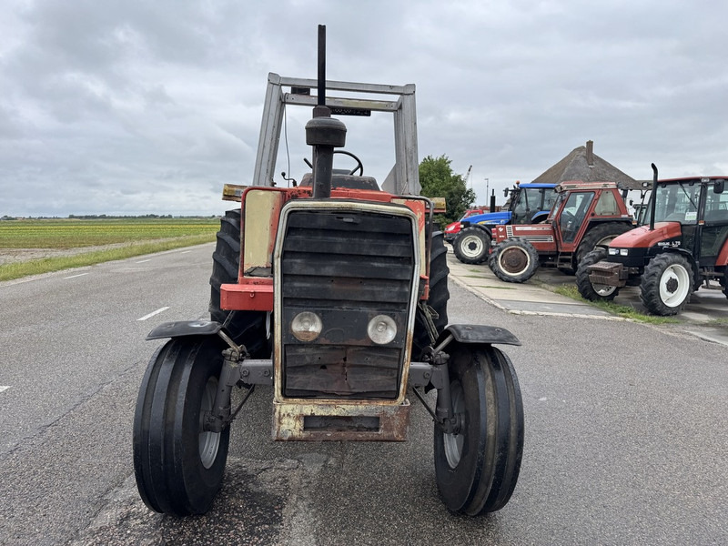 Massey Ferguson 675 - Tracteur agricole: photos 2 Massey Ferguson 675 - Tracteur agricole: photos 2