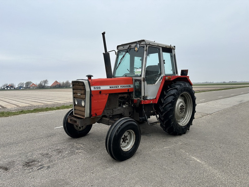 Massey Ferguson 698 - Tracteur agricole: photos 1 Massey Ferguson 698 - Tracteur agricole: photos 1