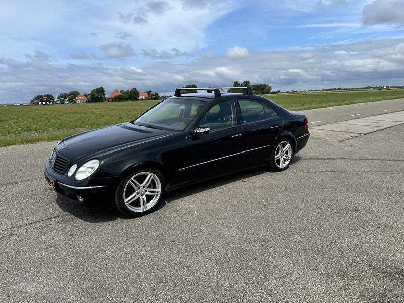 Mercedes-Benz E-Klasse 240 - Voiture: photos 1 Mercedes-Benz E-Klasse 240 - Voiture: photos 1