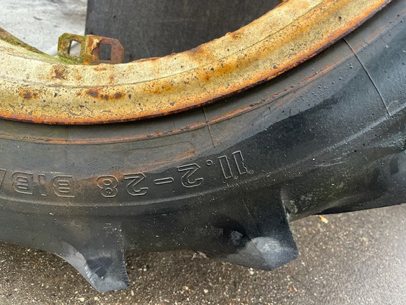 Michelin 11.2 R28 - Pneu: photos 2 Michelin 11.2 R28 - Pneu: photos 2