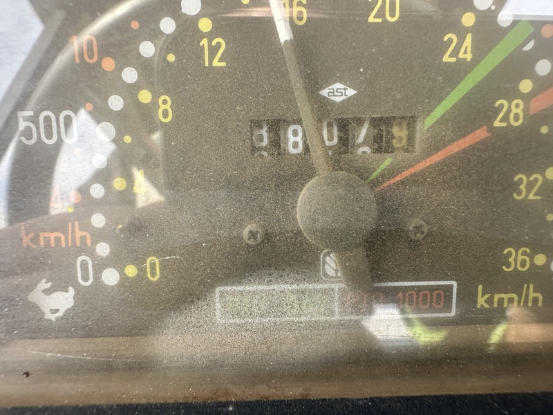 New Holland 110-90 DT - Tracteur agricole: photos 5 New Holland 110-90 DT - Tracteur agricole: photos 5