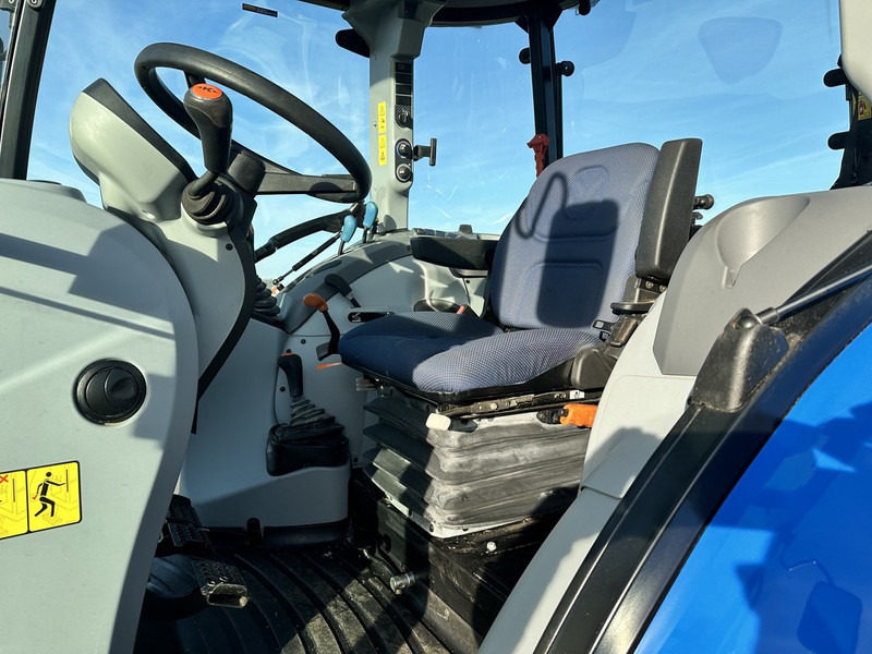 New Holland T4.85 - Tracteur agricole: photos 5 New Holland T4.85 - Tracteur agricole: photos 5