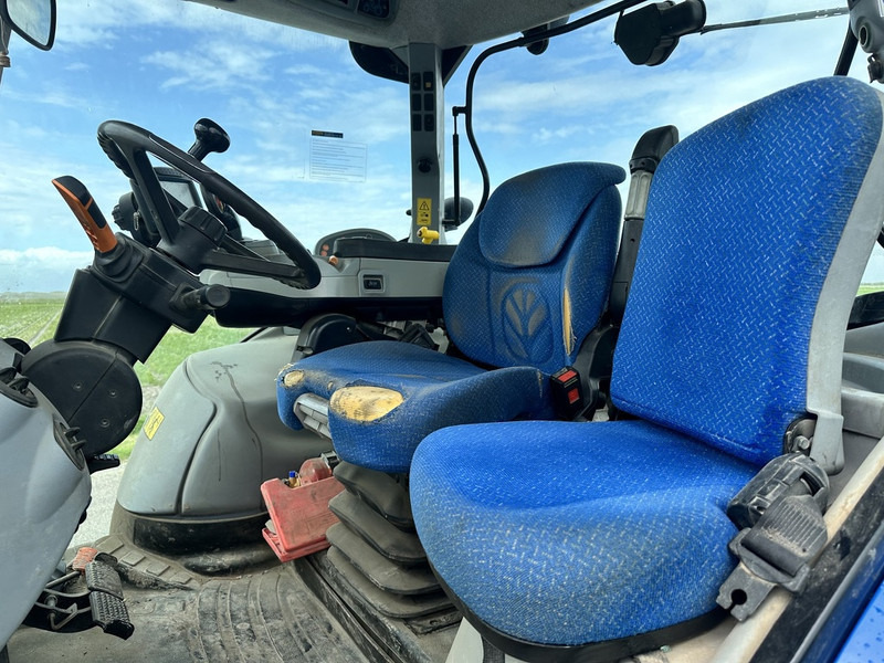New Holland T7.210 - Tracteur agricole: photos 4 New Holland T7.210 - Tracteur agricole: photos 4