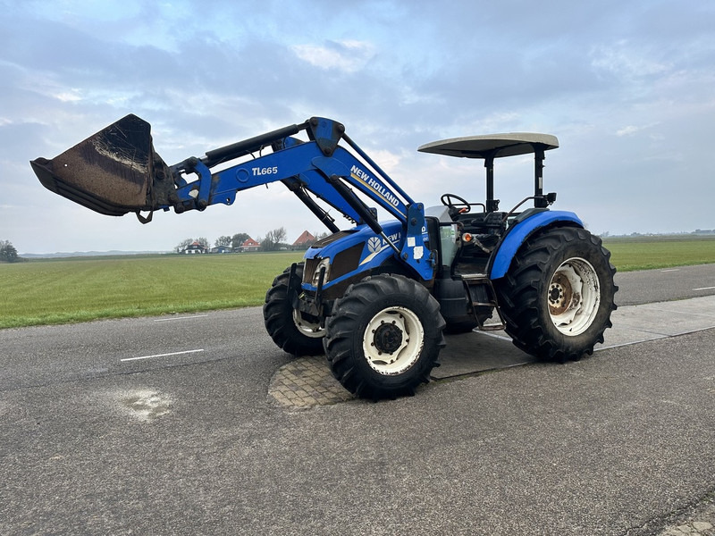 New Holland TD5.100 - Tracteur agricole: photos 1 New Holland TD5.100 - Tracteur agricole: photos 1