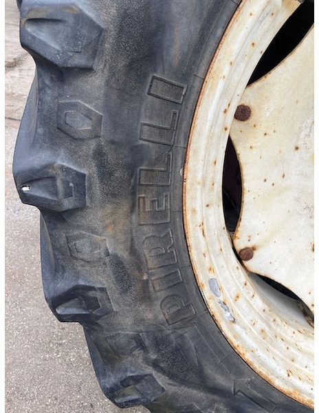 Pirelli 480\70 R38 TM 700 - Pneu: photos 3 Pirelli 480\70 R38 TM 700 - Pneu: photos 3