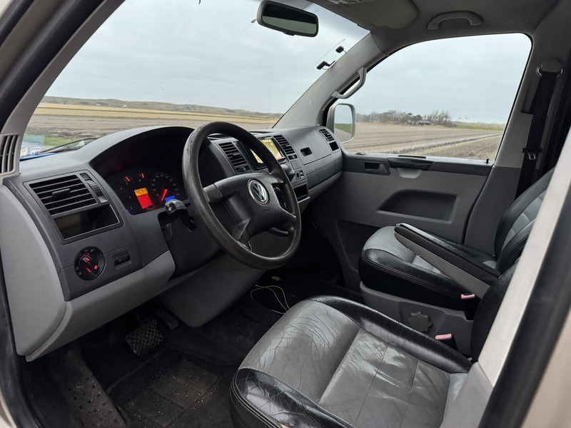 Volkswagen Transporter 2.5 TDI - Fourgon utilitaire: photos 4 Volkswagen Transporter 2.5 TDI - Fourgon utilitaire: photos 4