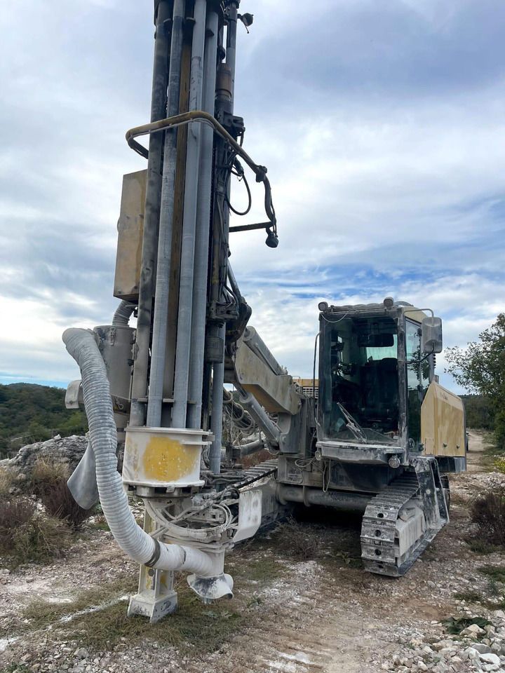 Atlas Copco ROC F9-CR - Foreuse: photos 1 Atlas Copco ROC F9-CR - Foreuse: photos 1