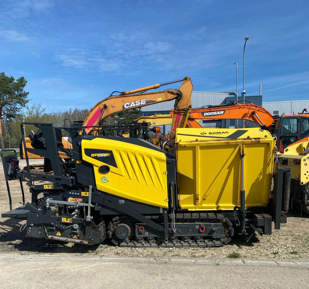 Bomag BF200 C-2 - Finisseur: photos 1 Bomag BF200 C-2 - Finisseur: photos 1