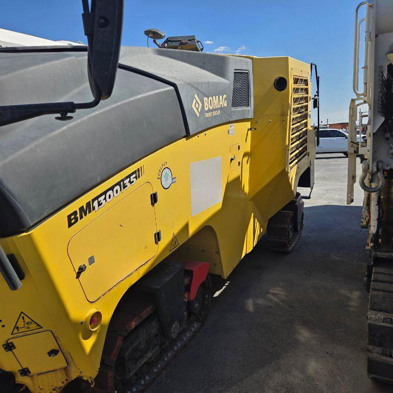 Bomag BM 1300/35 - Fraiseuse à froid: photos 3 Bomag BM 1300/35 - Fraiseuse à froid: photos 3