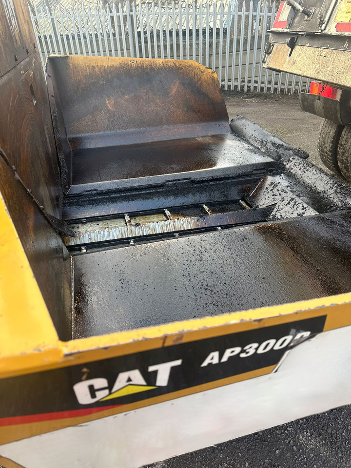 Caterpillar AP300D - Finisseur: photos 5 Caterpillar AP300D - Finisseur: photos 5