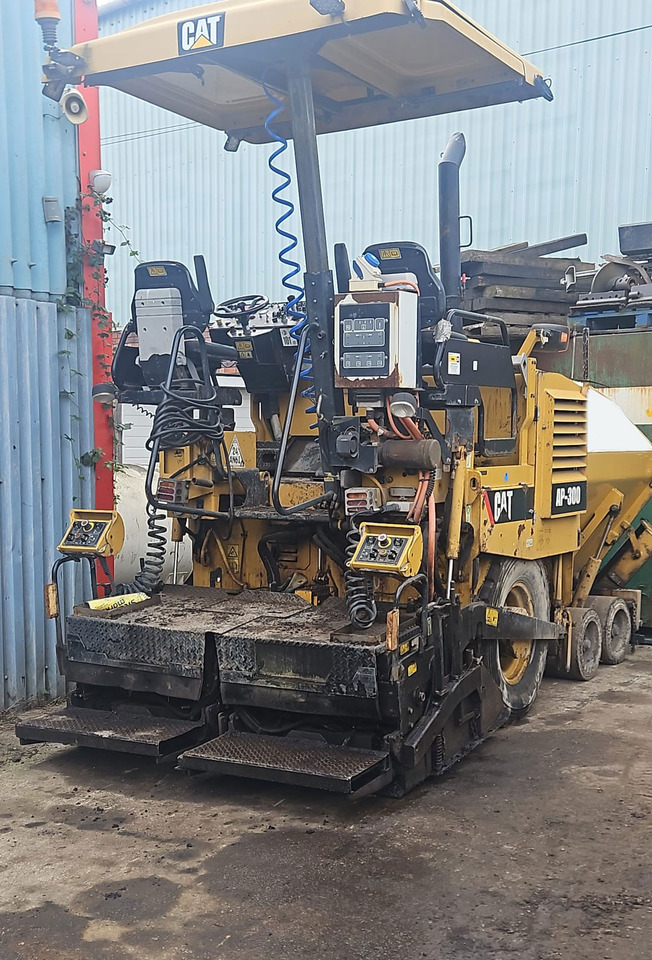 Caterpillar AP300D - Finisseur: photos 3 Caterpillar AP300D - Finisseur: photos 3