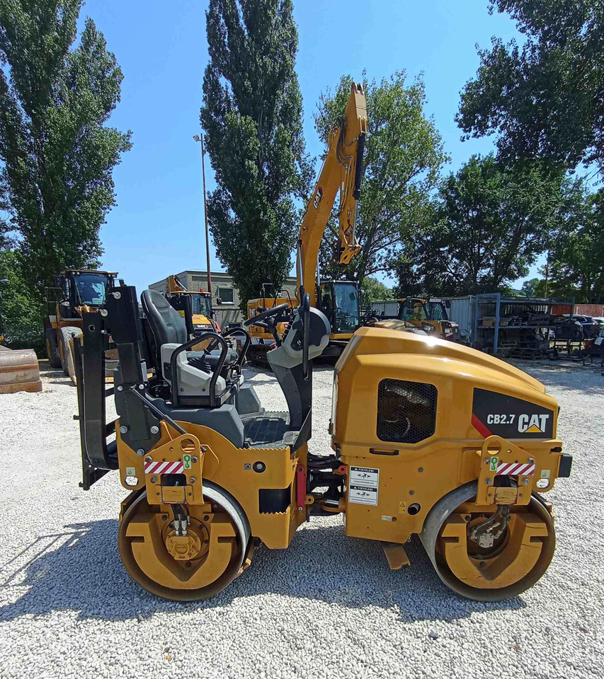 Caterpillar CB2.7 - Compacteur: photos 4 Caterpillar CB2.7 - Compacteur: photos 4