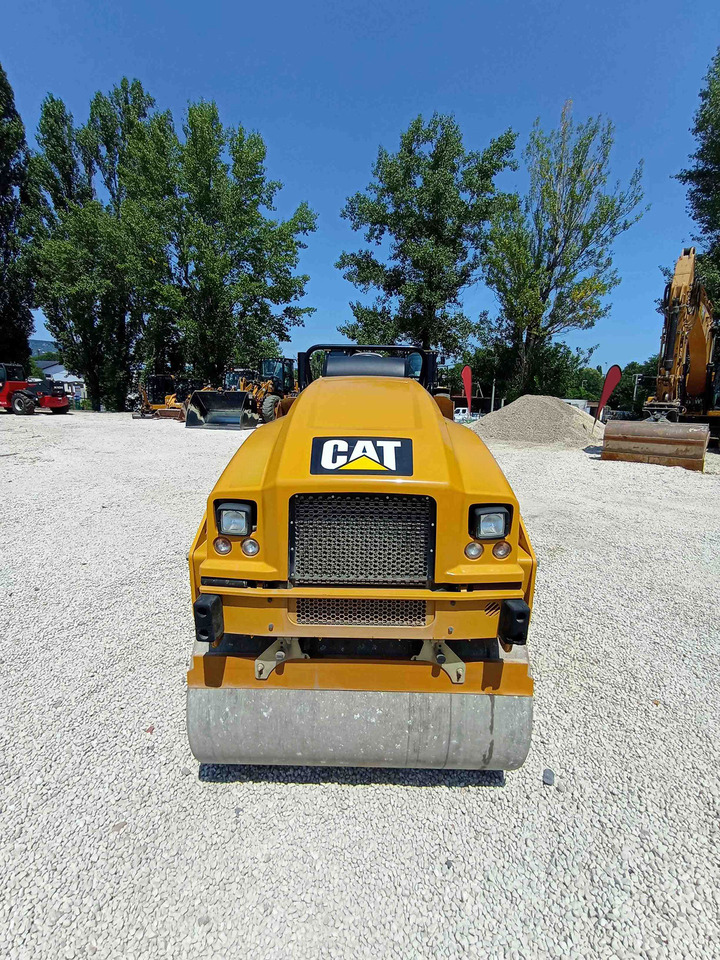 Compacteur Caterpillar CB2.7: photos 6