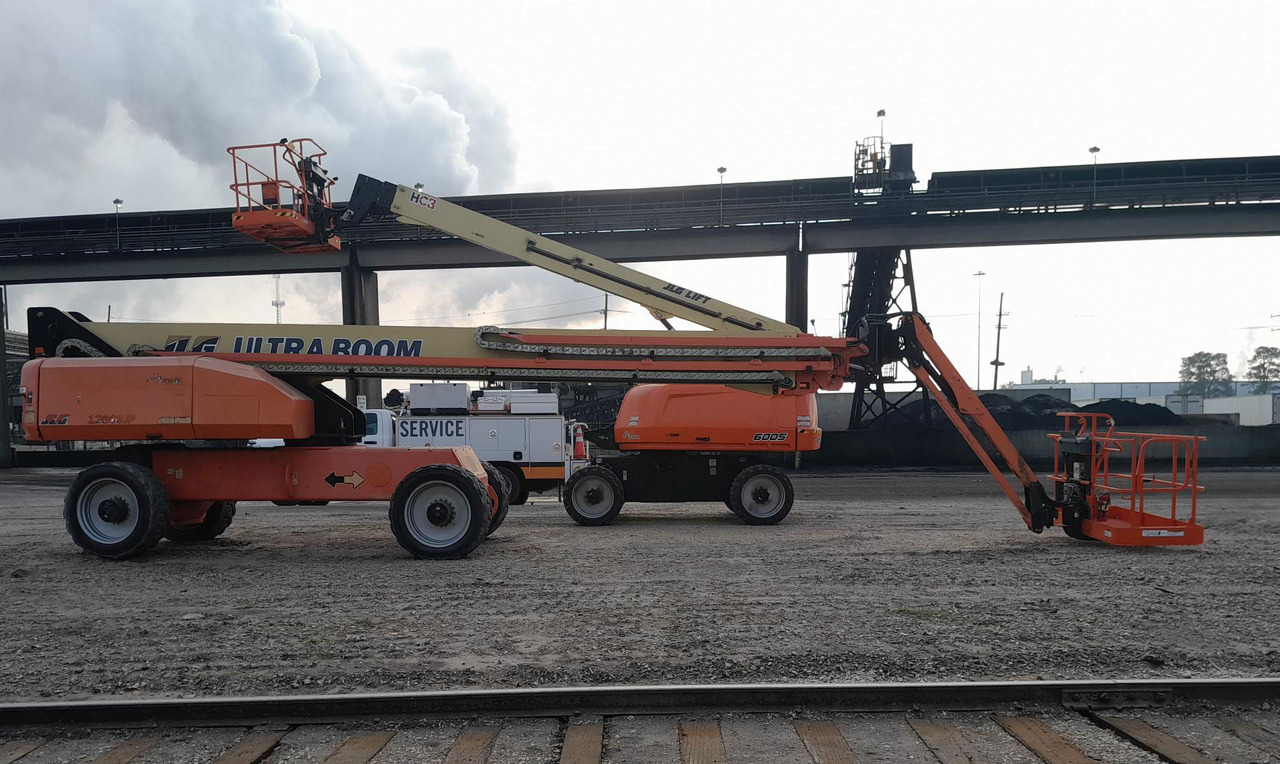 JLG 1200SJP - Chargeuse sur pneus télescopique: photos 2 JLG 1200SJP - Chargeuse sur pneus télescopique: photos 2