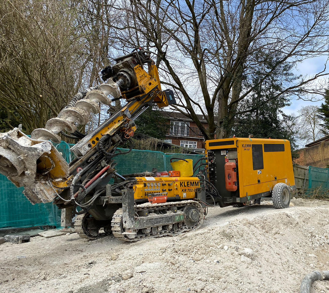 Klemm KR 702-2R - Mât de battage: photos 3 Klemm KR 702-2R - Mât de battage: photos 3